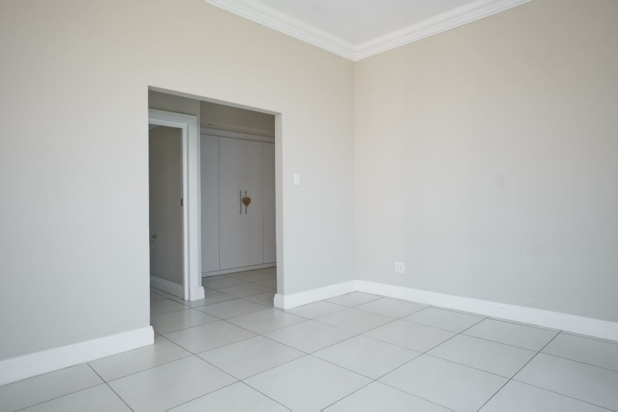 5 Bedroom Property for Sale in Blue Horizon Bay Eastern Cape